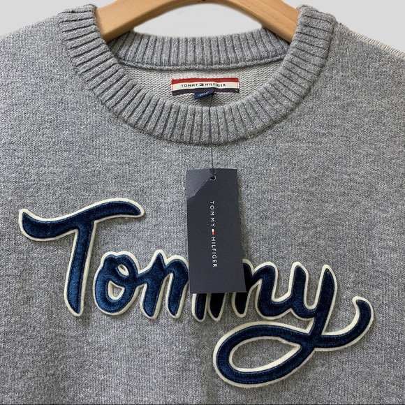 Tommy Hilfiger “Tommy” Script Sweater - Monochromatic Grey - Picture 3 of 7